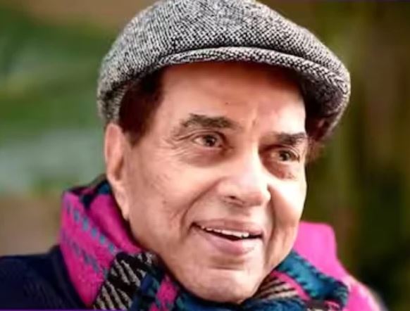 Legendary Bollywood actor Dharmendra passes away in Mumbai