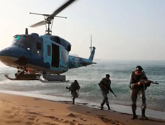 Iran announces to start exercises in the Strait of Hormuz, also imposes air blockade